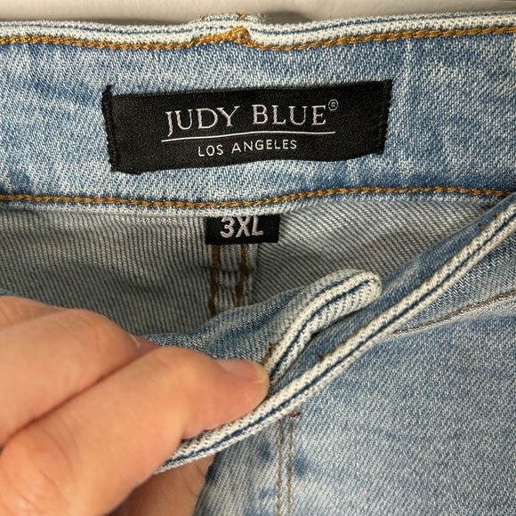 Judy Blue Distressed High Waist Denim Shorts NWT - Picture 2 of 6